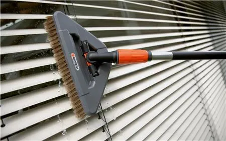 Щетка моющая на шарнире Gardena 05560-20