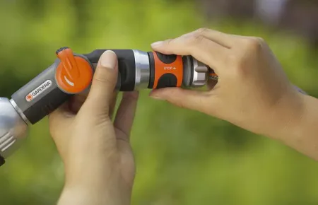 Распылитель для полива регулируемый Gardena Premium 08154-20