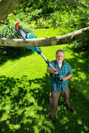 Телескопическая пила для обрезки высоких веток аккумуляторная Gardena TCS 20/18V без АКБ 14770-55