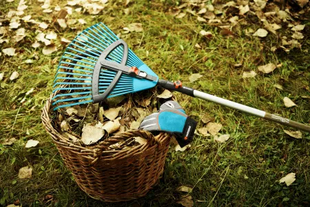 Грабли Gardena веерные регулируемые из пластика 03099-20
