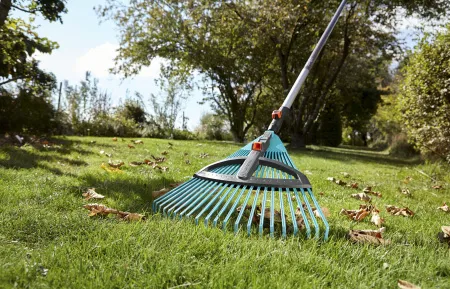 Грабли Gardena веерные регулируемые из пластика 03099-20