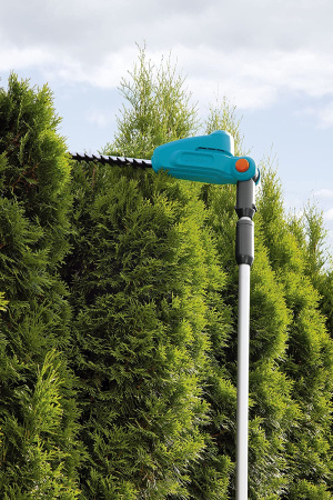 Телескопические ножницы для живой изгороди аккумуляторные Gardena THS 42/18V  с АКБ 14732-20