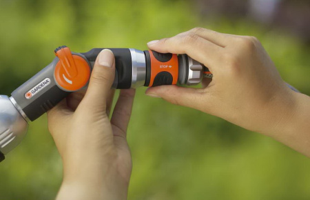 Распылитель для полива регулируемый Gardena Premium 08154-20