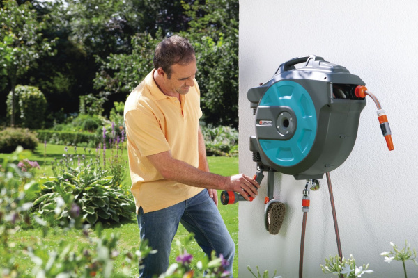 Катушка для шлангов настенная автоматическая Gardena 35 08024-20