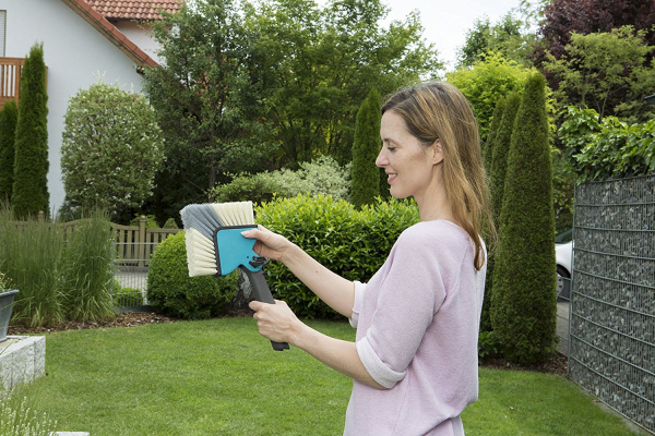 Щетка щелевая треугольная (насадка для комбисистемы) Gardena 03634-20