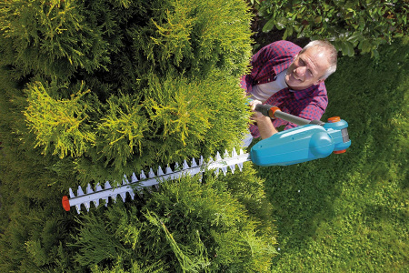 Телескопические ножницы для живой изгороди аккумуляторные Gardena THS 42/18V  с АКБ 14732-20