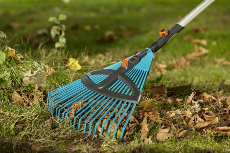 Грабли Gardena веерные регулируемые из пластика 03099-20