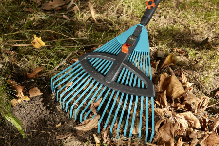 Грабли Gardena веерные регулируемые из пластика 03099-20