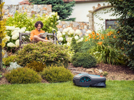 Газонокосилка-робот Gardena Sileno life 750 