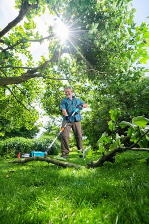 Телескопическая пила для обрезки высоких веток аккумуляторная Gardena TCS 20/18V без АКБ 14770-55