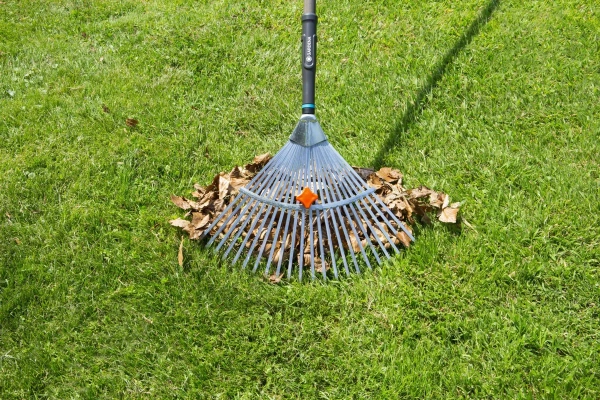 Грабли веерные регулируемые металлические Gardena NatureLine 17107-20